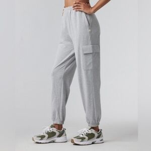 Vuori Boyfriend Cargo Joggers M